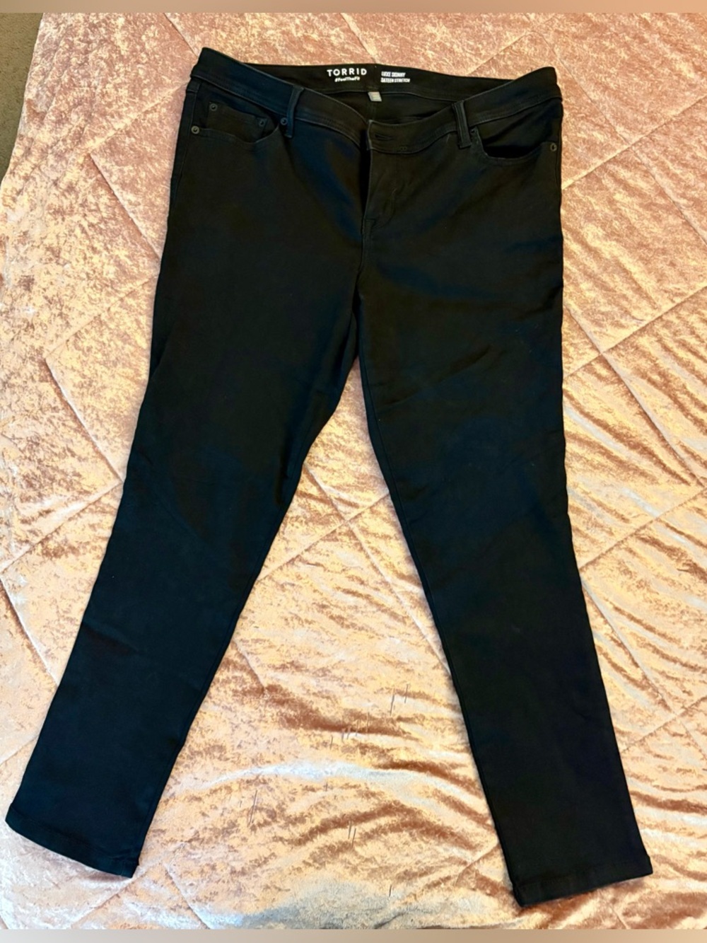 Torrid women’s Black Luxe Skinny Sateen Stretch Jeans Size 18R